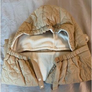 Uniqlo Blanket for baby carrier and stroller, like new, sold out online!